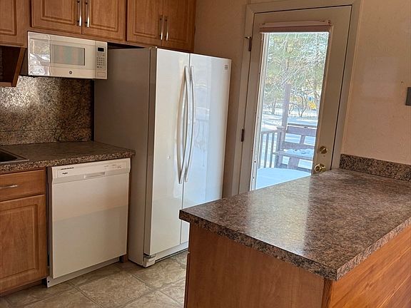 4th image of 40 Sheridan Rd