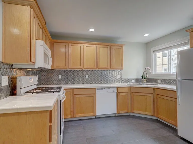 12717 Greenwood Ave N #B — Photo 2