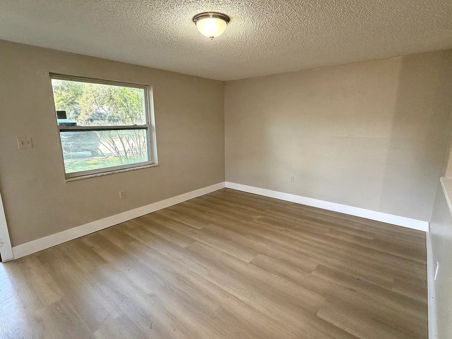 1 bed, 578 sqft, $1,200 — Photo 4