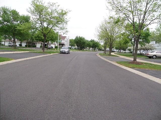 2nd image of 885 Addison Ave