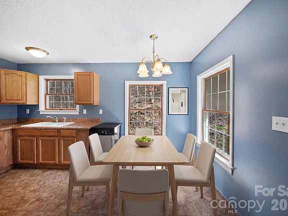 4th image of 20 McDaris Rd