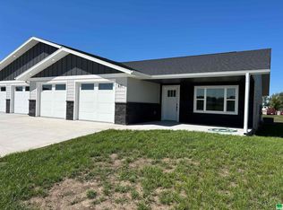 471 Larkspur Way, Sheldon, IA 51201