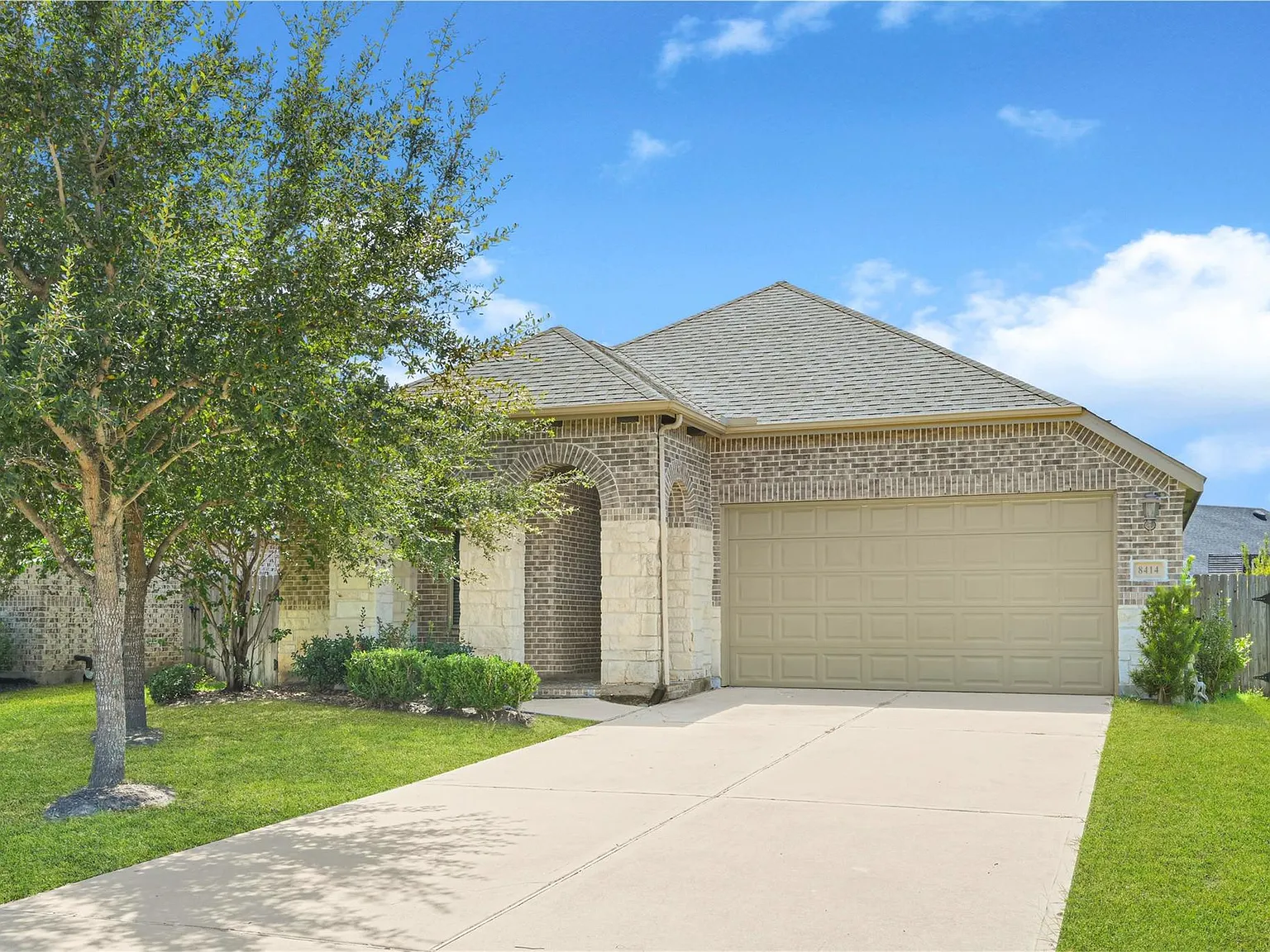 3 bed, 2.0 bath, 1875 sqft, $2,500 — Photo 1