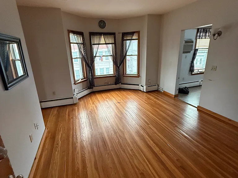 555 Essex St #3 — Photo 2
