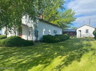 1160 Selah Loop Rd, Selah, WA 98942