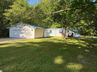 1010 Siesta Ln, Weidman, MI 48893