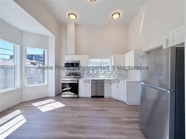 1935 SE 11th Ave #4 — Photo 5