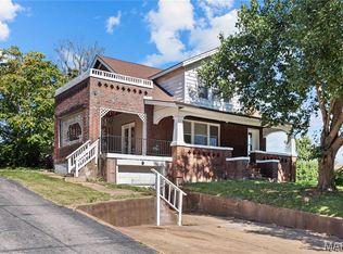 215 Carson Rd, Saint Louis, MO 63135