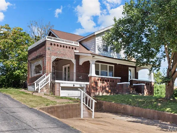 215 Carson Rd, Saint Louis, MO 63135