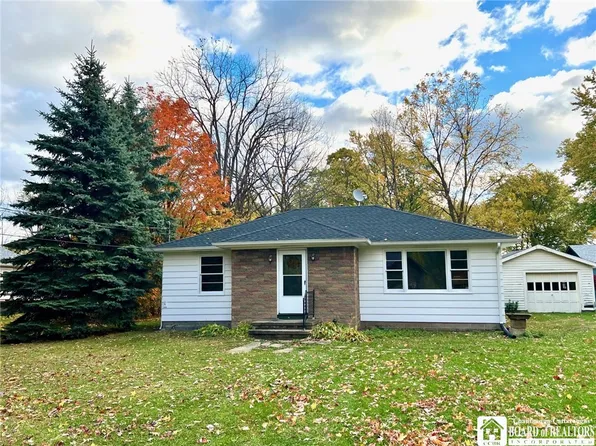 41 Spring St, Westfield, NY 14787