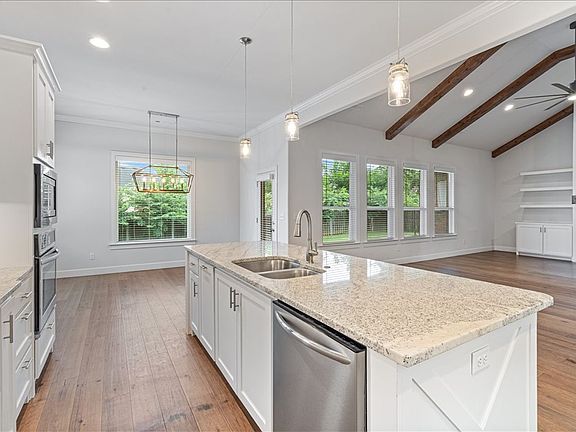 4th image of 1411 Westridge Ln
