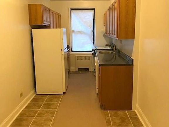 2nd image of 500 W 235th St APT 1M