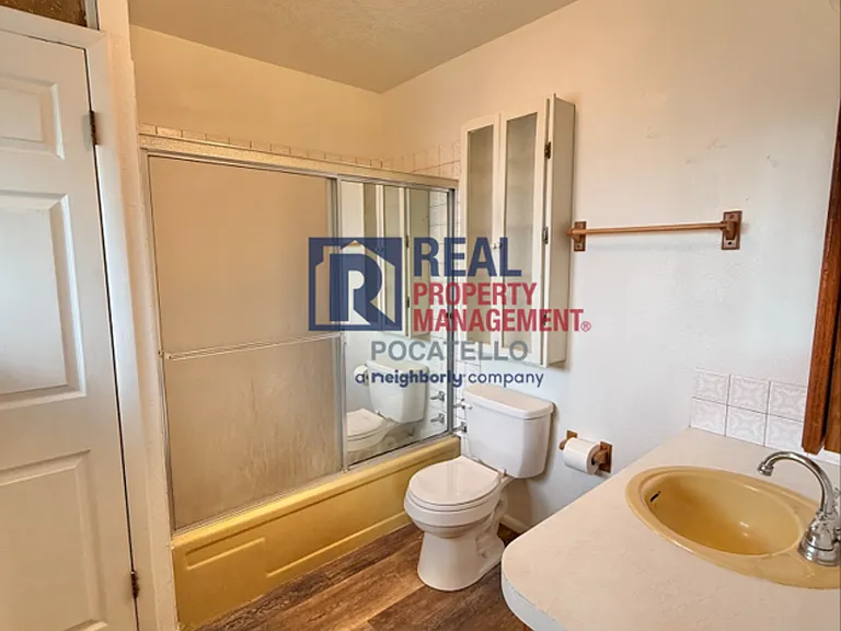 1750 Lancaster St — Photo 16