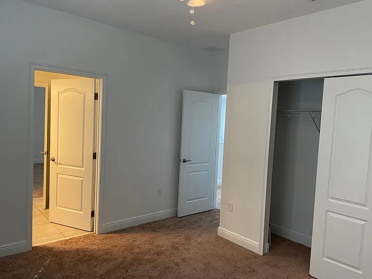 7952 Hampton Lake Dr — Photo 25