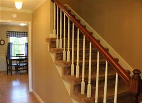 3rd image of 3925 Cambridge Cir