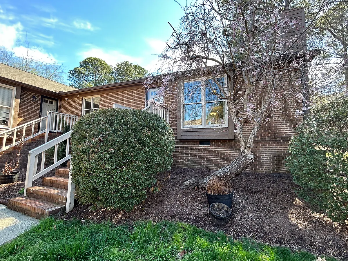 Building Photo - W Woodcroft Pkwy