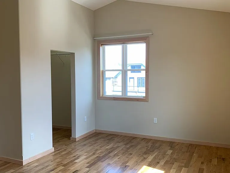 2507 S Logan Ave — Photo 15