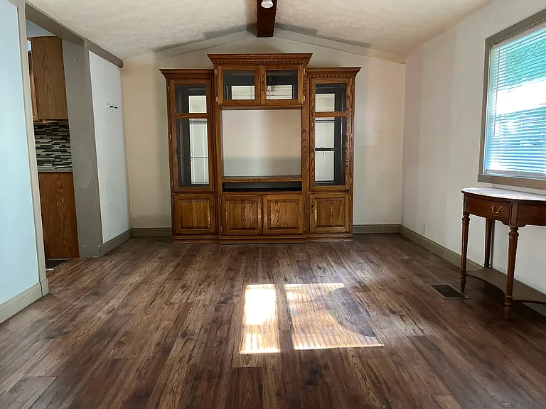 1158 Laurel St #1 — Photo 7