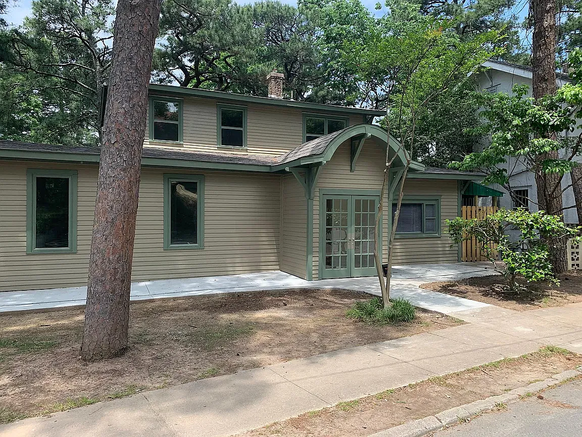 1 bed, 800 sqft, $1,100 — Photo 1