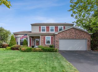 1050 Bristol Trail Rd, Lake Zurich, IL 60047