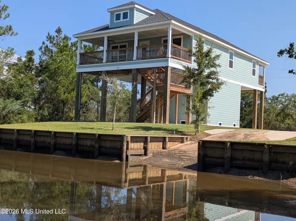5005 Nebraska St, Bay Saint Louis, MS 39520