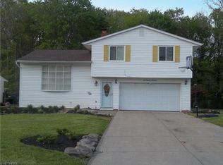 24491 Ridgeline Dr, Bedford Heights, OH
