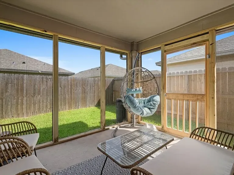 7606 Shadow Rider Ln — Photo 9