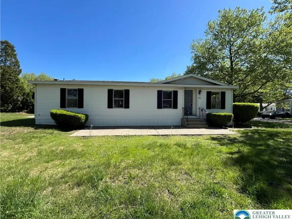12 Spruce Ct, Bath, PA 18014