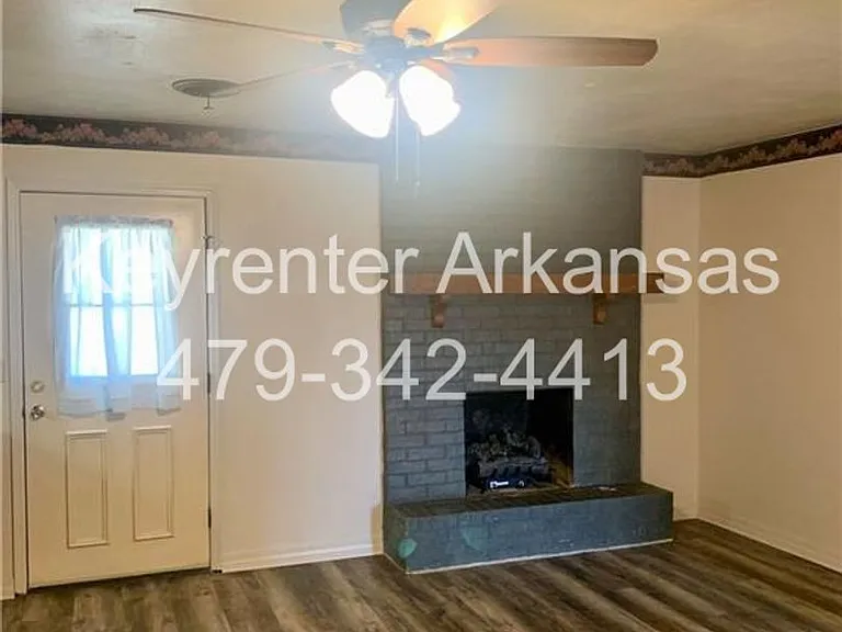 2607 Lee St — Photo 12