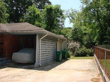 2nd image of 839 Catherine St