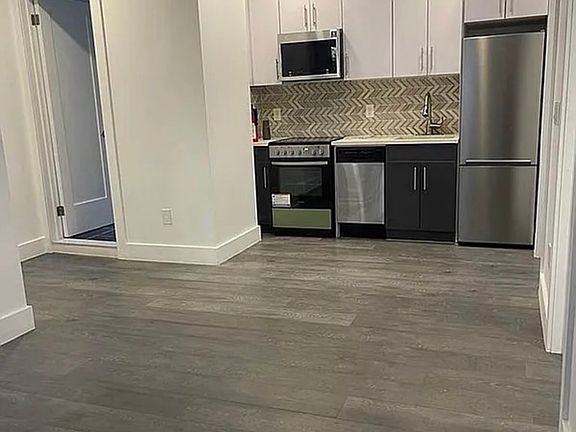 3rd image of 520 W 162nd St APT 33