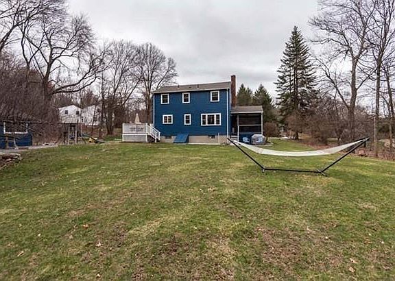 3rd image of 89 Marian Dr