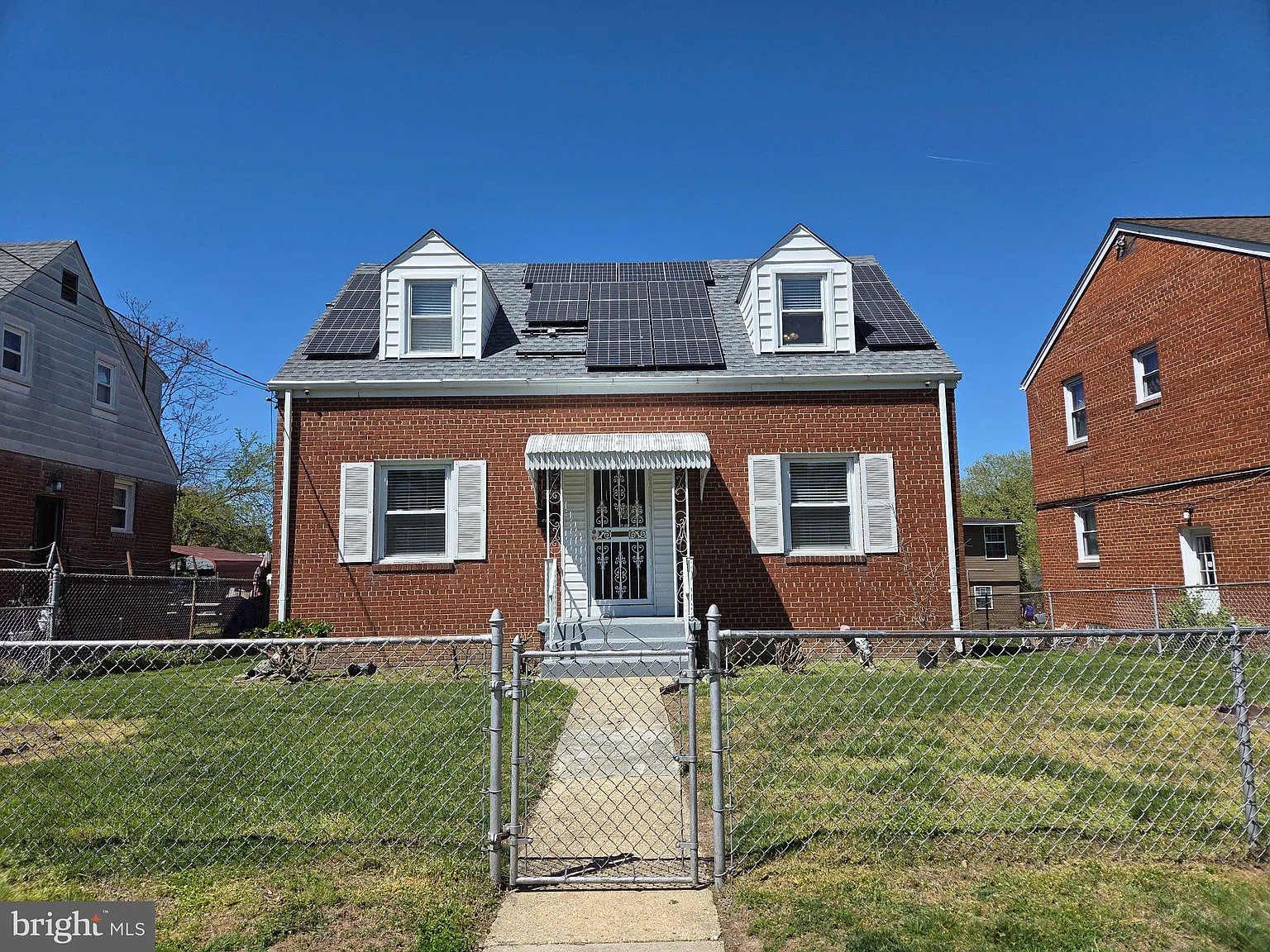 3 bed, 2.5 bath, 1920 sqft, $2,550 — Photo 2