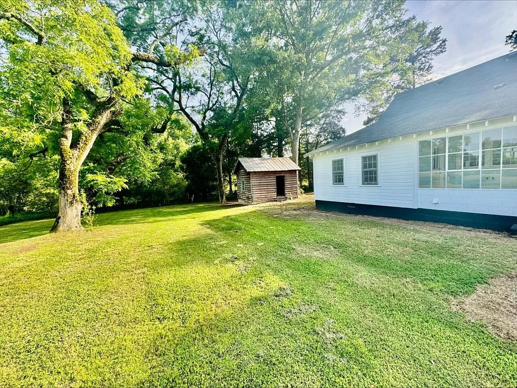 23504 US-221 — Photo 4