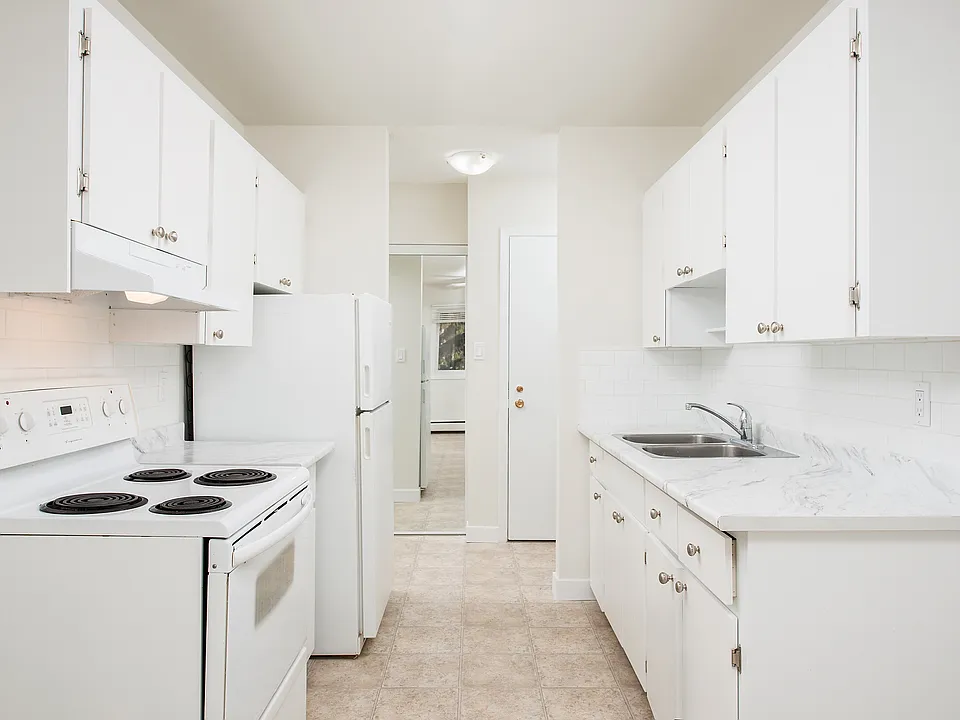 10835 114th St NW