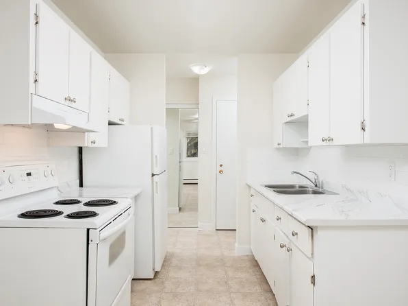 10835 114th St NW, Edmonton, AB T5H 3K3