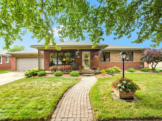 19046 Norton Ave, Eastpointe, MI 48021