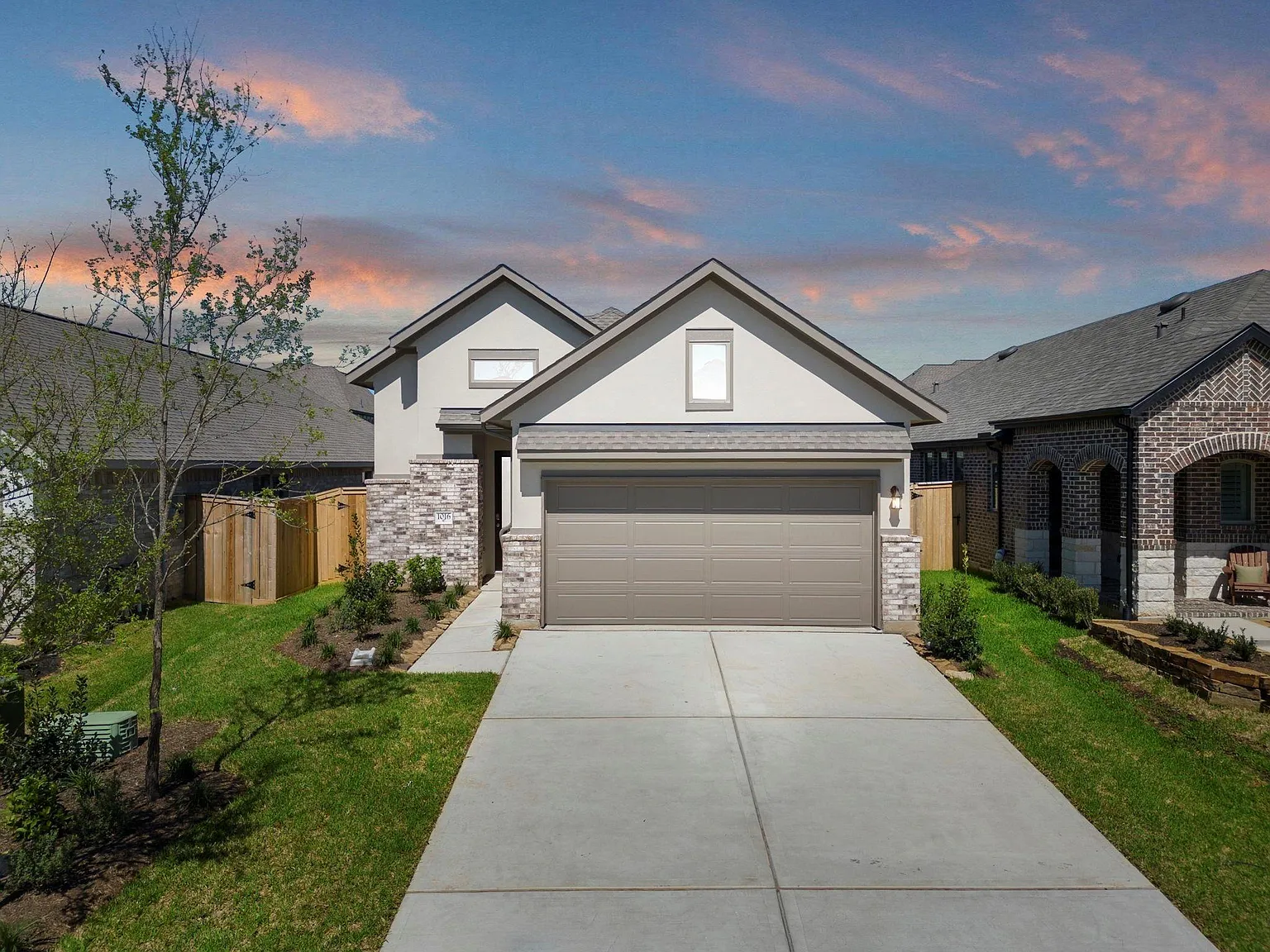 3 bed, 2.0 bath, 1600 sqft, $2,600 — Photo 1