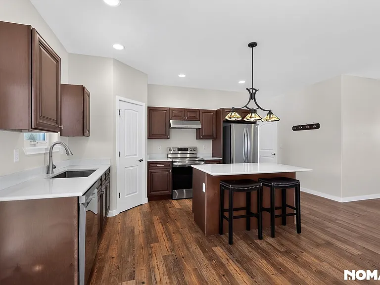 910 Pilot Knob Ave — Photo 5