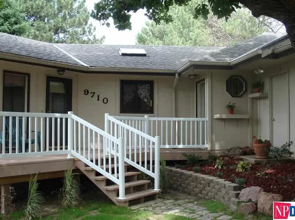 9710 Glen Oval Rd, Plattsmouth, NE 68048
