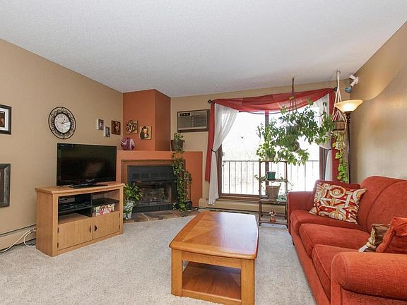 3rd image of 3850 Plymouth Blvd APT 218