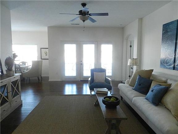5th image of 727 Wintergreen Way