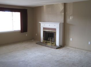 211 E Spring St, Zelienople, PA 16063