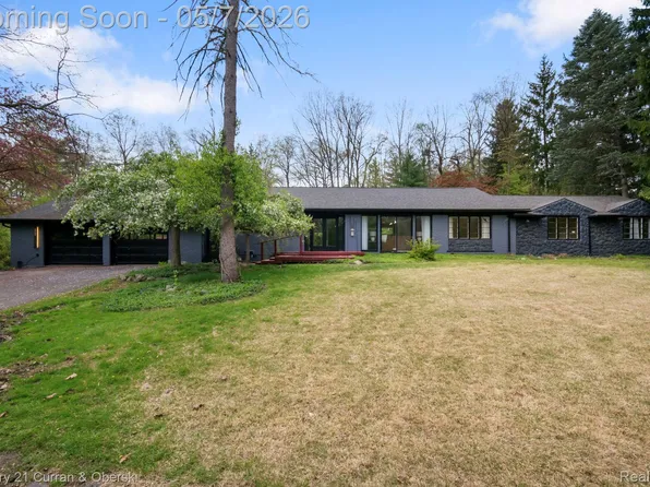 27869 Old Colony St, Farmington Hills, MI 48334