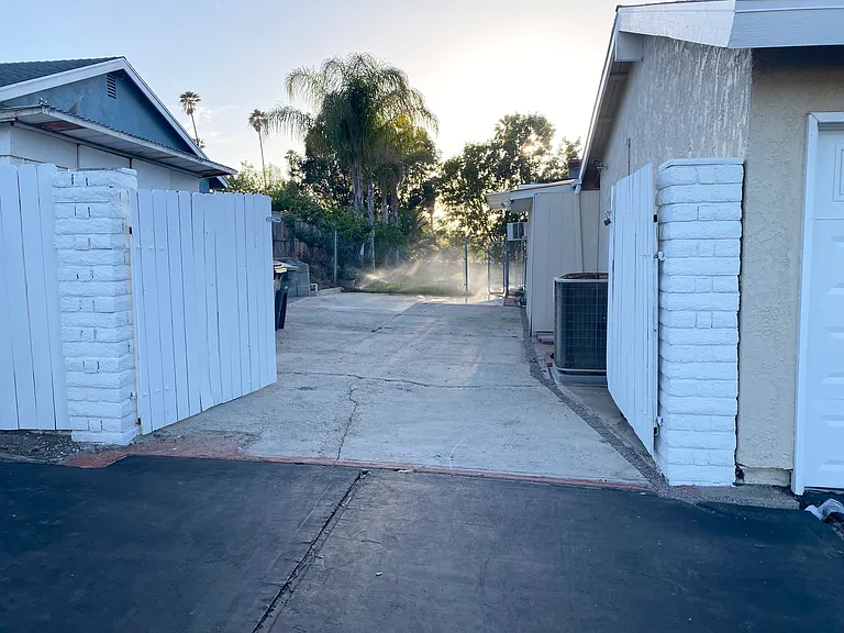 1604 Avenida Del Vis — Photo 29