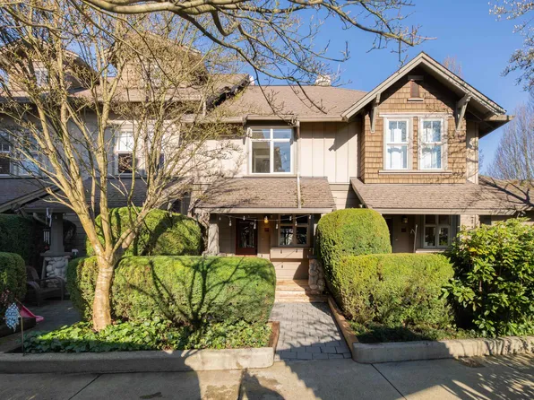 18 Jack Mahony Pl #225, New Westminster, BC V3L 5V8