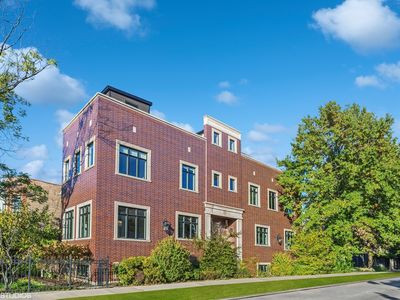 2156 W School St, Chicago, IL, 60618