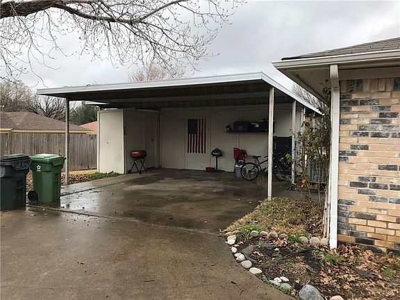 3rd image of 7000 Lincoln Dr