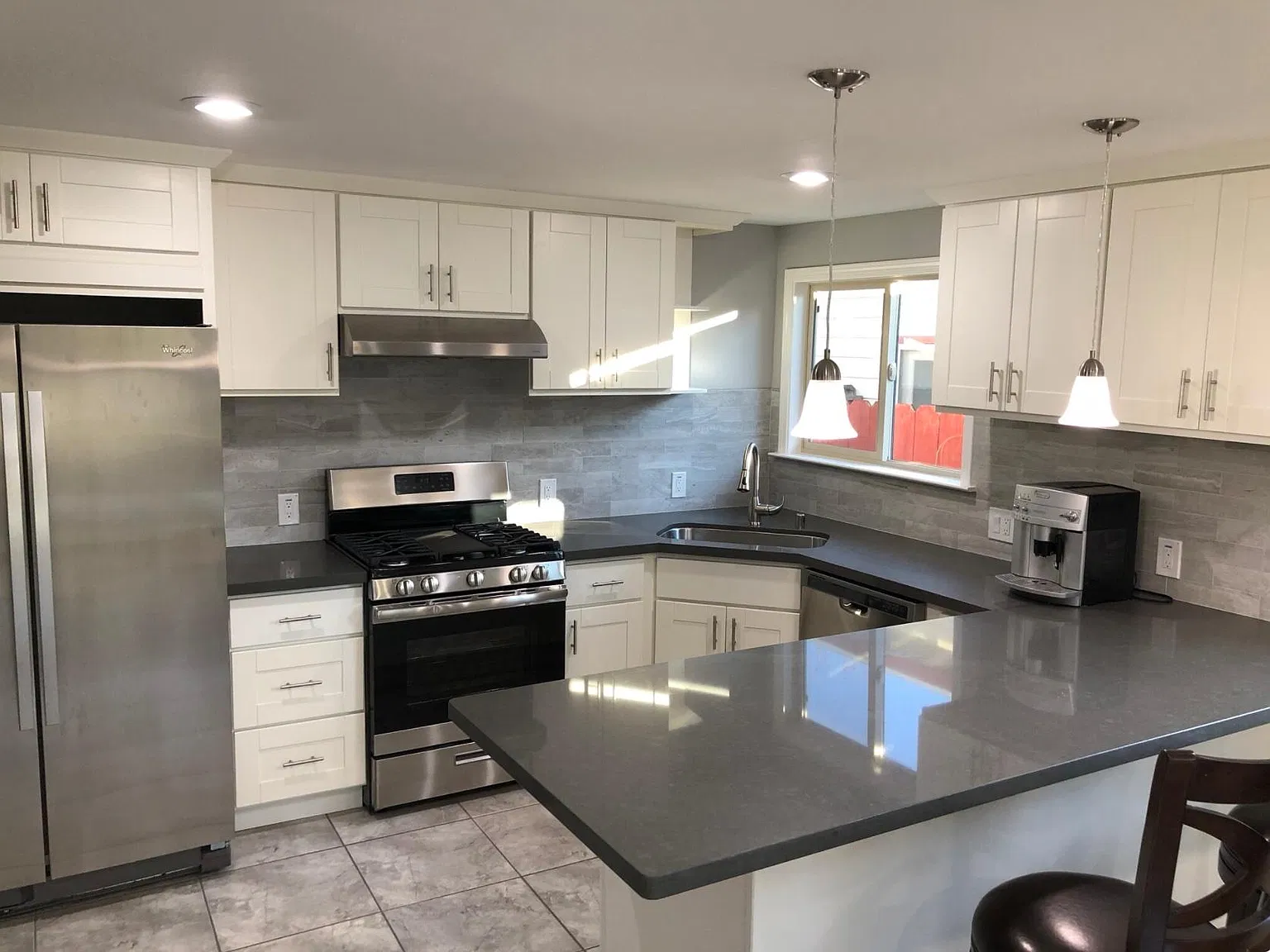 589 Borregas Ave — Photo 2