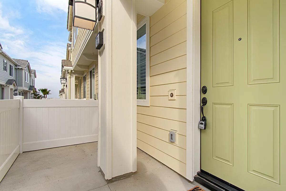 Building Photo - 512 Surfbird Ln